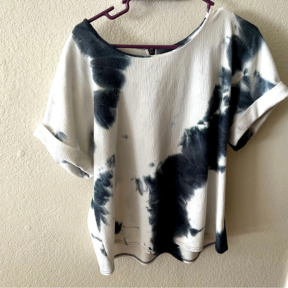Melloady Short sleeve Shirt size Large